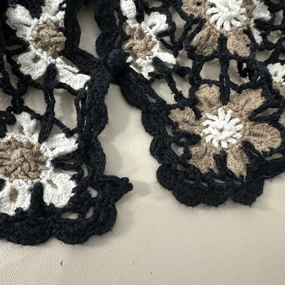 Vintage Floral Crochet Button Up Top Womens L Black White Dark Cottage Flowers - Picture 7 of 14
